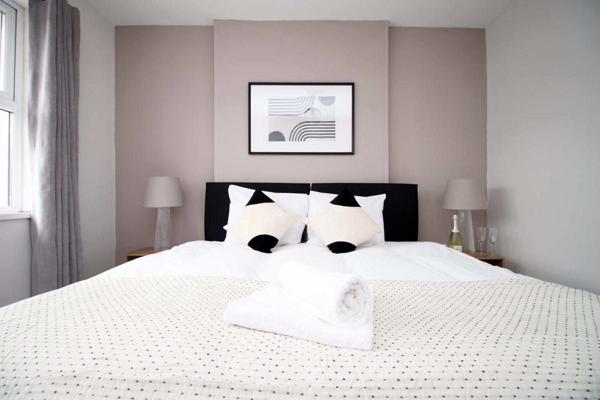 Large 5 Bedroom House - Harlequin Gardens By Ty Sa Cardiff Extérieur photo