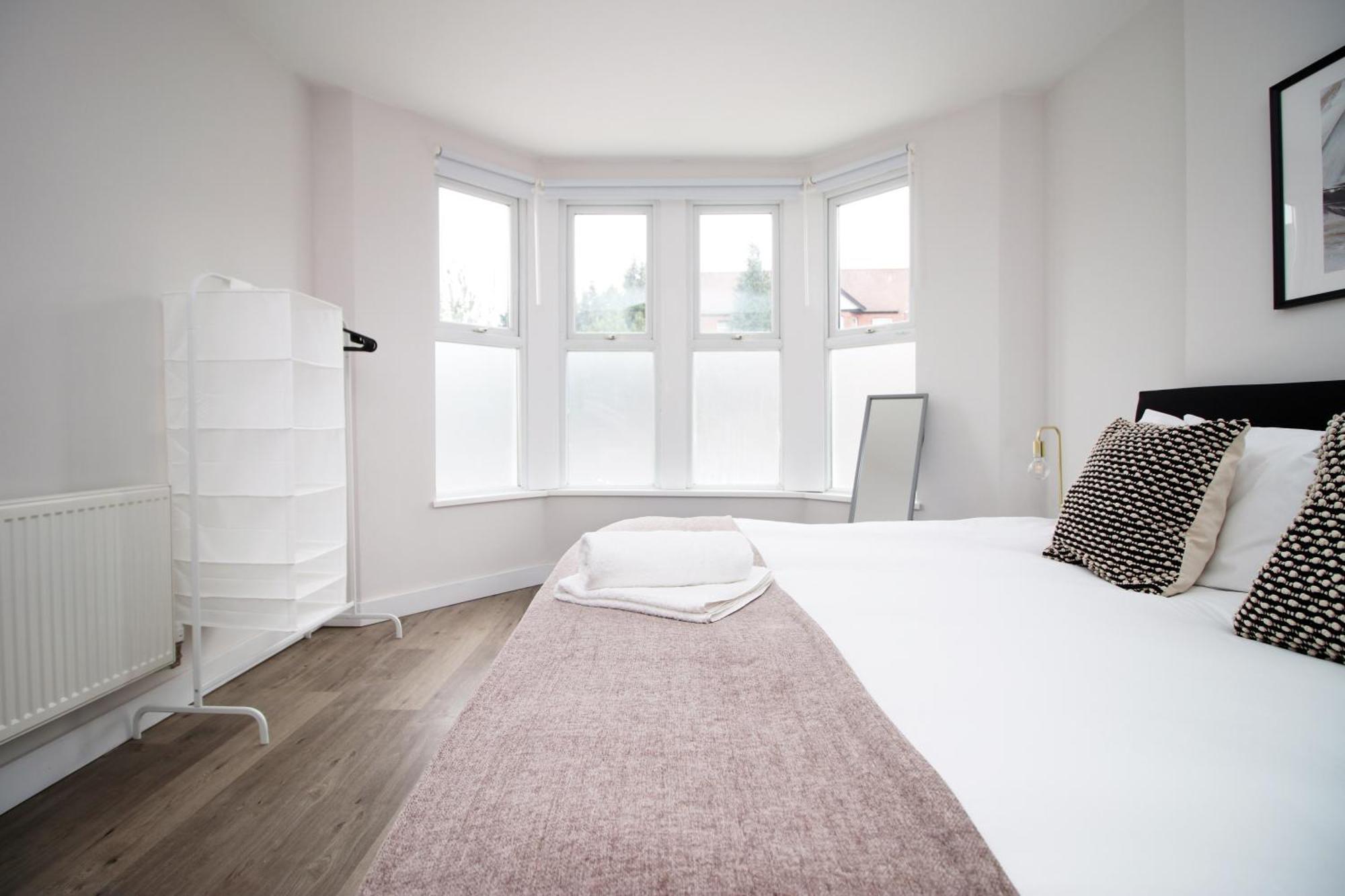 Large 5 Bedroom House - Harlequin Gardens By Ty Sa Cardiff Extérieur photo